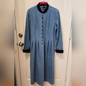 Halmode Petite Denim Dress Size 10 with Black Accents